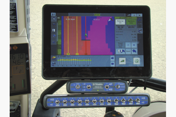 tmx_in-cab_field-iq_rgb_web_jpg_1596548390-7330e152553cbe0ee3fba2b1be73a73e.jpg