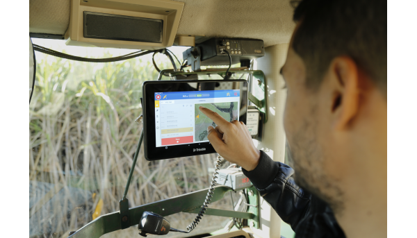 trimble-gfx-1060-display-image-brazil-in-cab-high-res_1678700852-1c072ecfc725af43fc565a1d3ce15239.jpg